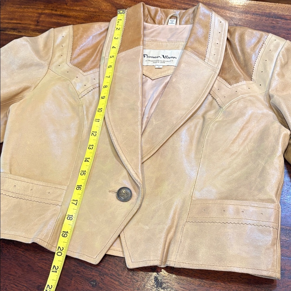 Vintage Pioneer Wear Tan Leather Cropped Jacket - Picture 15 of 16